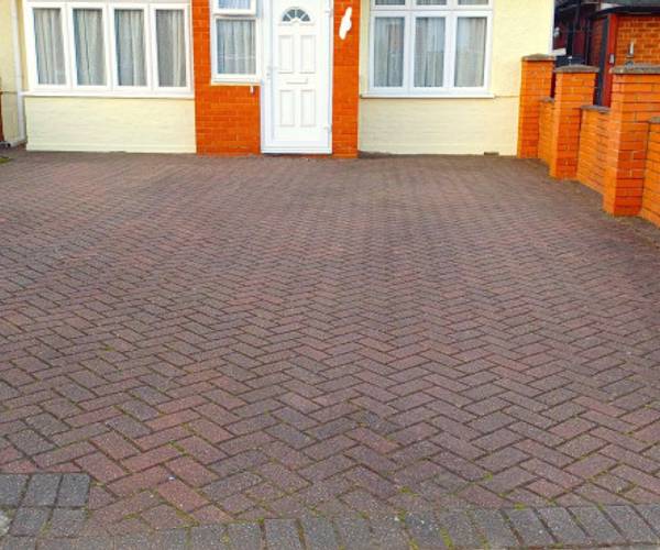 Parking on Eastcote Lane, UB5