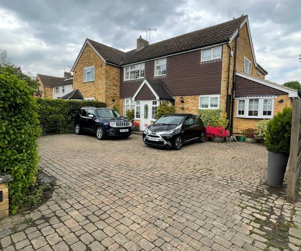 Parking on Brighton Road, RH6