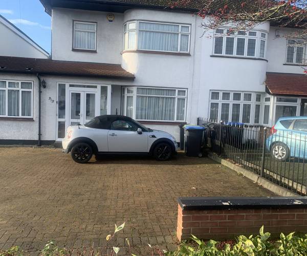 Parking on Willow Road, EN1