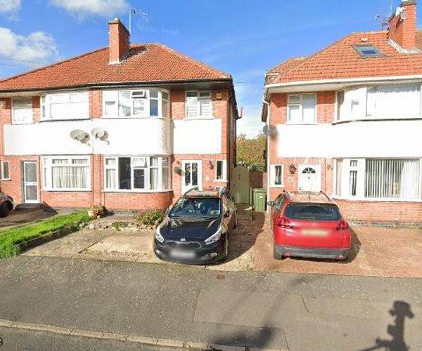 Parking on Shottery Avenue, LE3