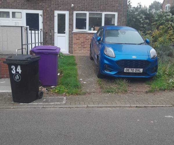 Parking on Capstan Square, E14