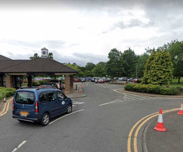 DoubleTree by Hilton Edinburgh Airport Car Park