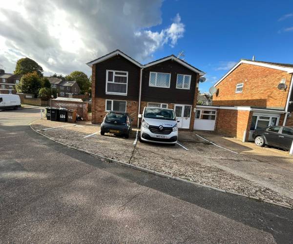 Parking on Devon Road, LU2