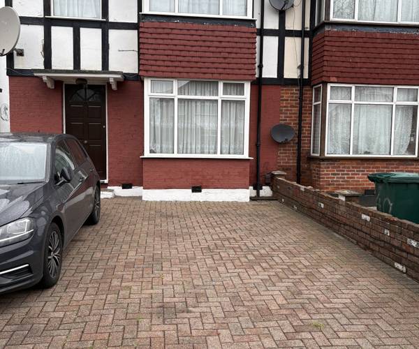 Parking on Greenway Gardens, NW9
