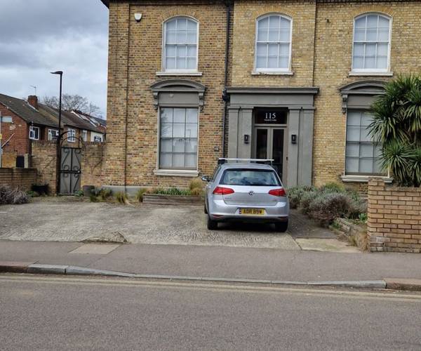 Parking on Grove Road, E17