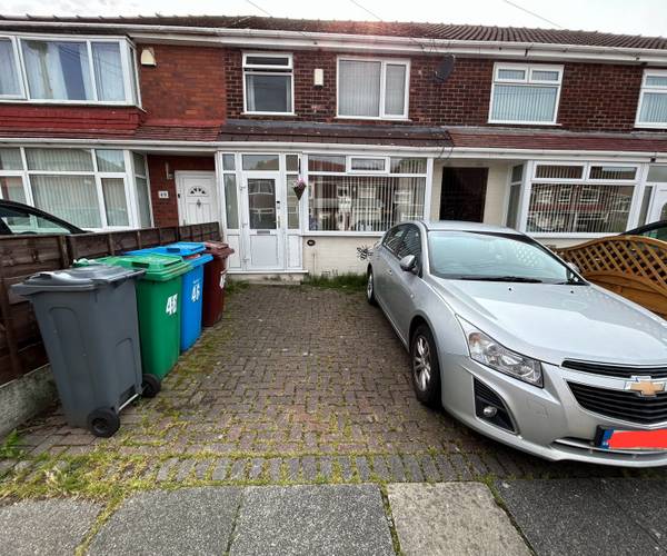 Parking on Cudworth Road, M9