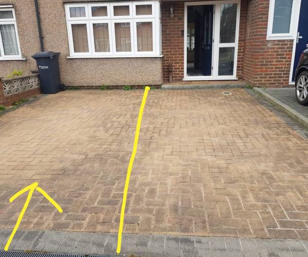 Parking on Roundmoor Drive, EN8
