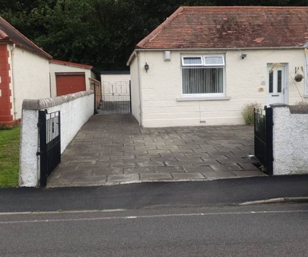 Parking on Traquair Park East, EH12