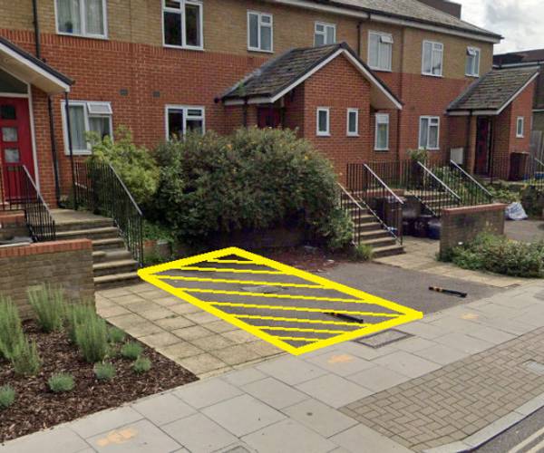 Parking on Woodberry Grove, N4