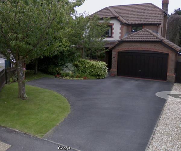 Parking on Dysgwylfa, SA2