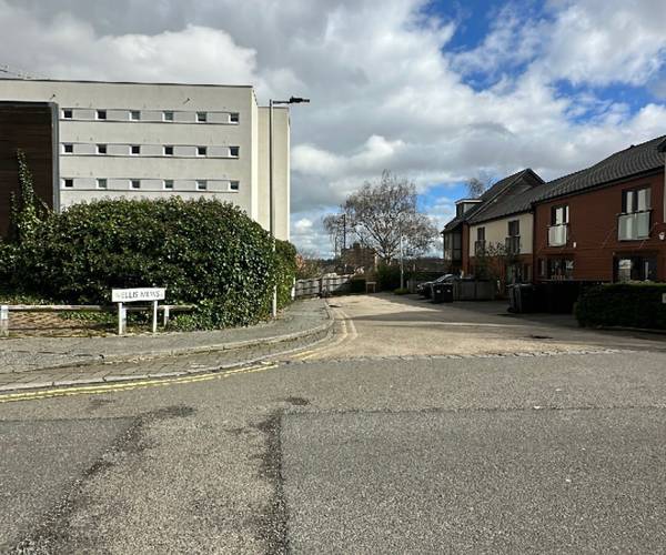 Parking on Ellis Mews, B15