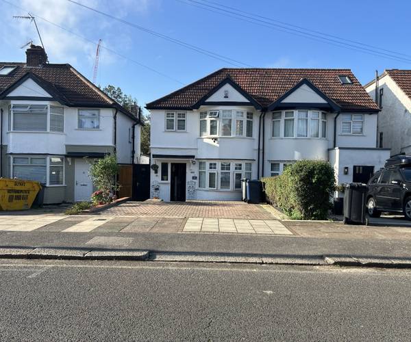 Woolmead Avenue, NW9
