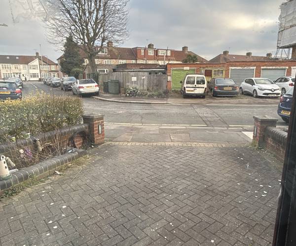 Parking on Tollesbury Gardens, IG6