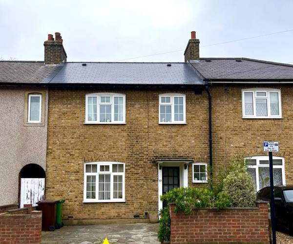 Parking on Griggs Road, E10