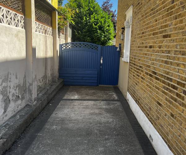 Parking on Church Road, RM3
