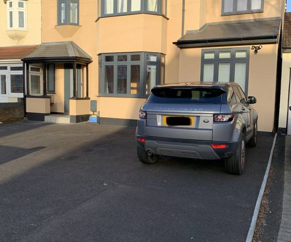 Parking on Fairholme Avenue, RM2