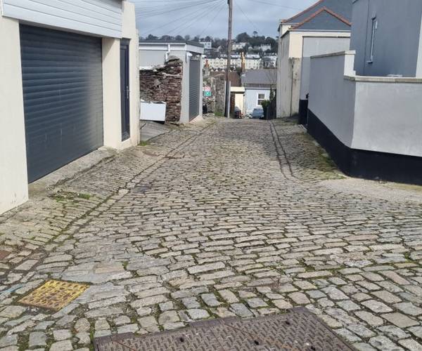 Parking on North Hill, PL4