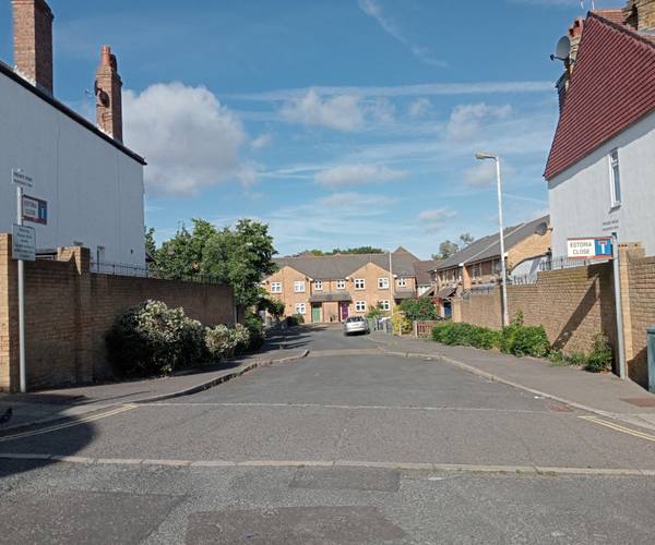 Parking on Estoria Close, SW2