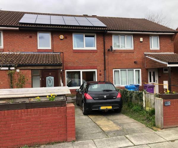 Parking on Lakeland Close, L1