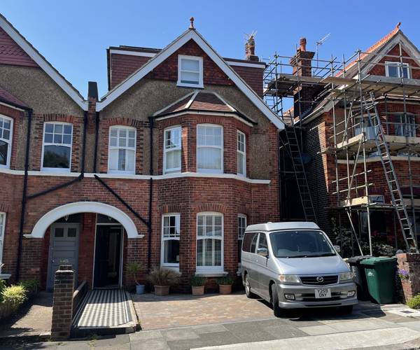 Bigwood Avenue, BN3