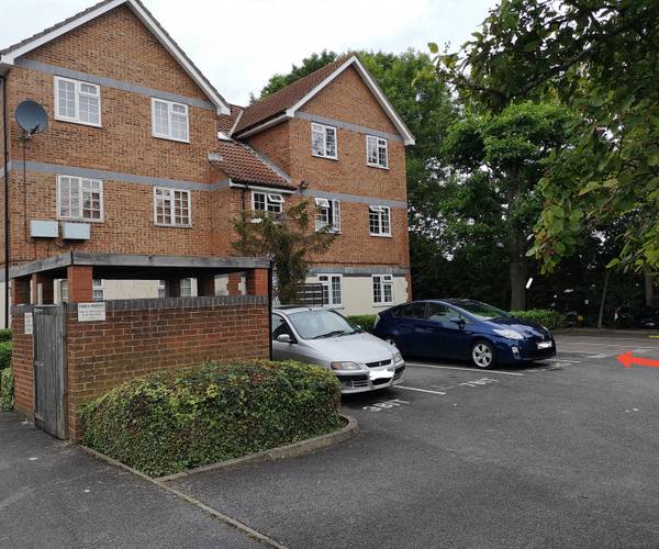 Parking on Eagle Drive, NW9