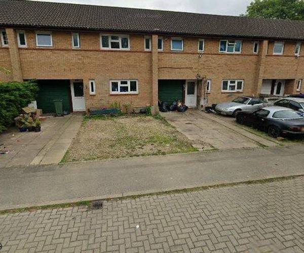 Parking on Hutton Avenue, MK6
