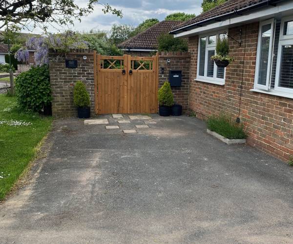 Parking on Elmstead Park Road, PO20