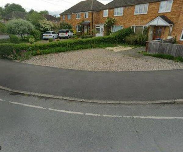 South Avenue, OX5