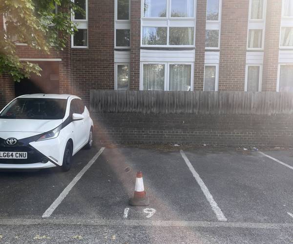 Parking on Lovelace Gardens, KT6