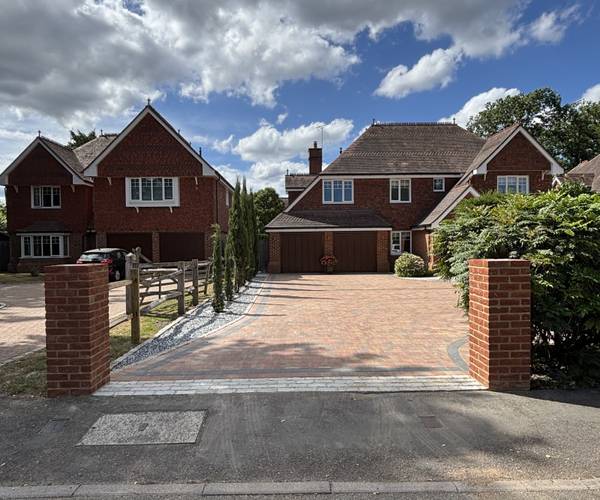 Parking on Pembroke Road, GU22