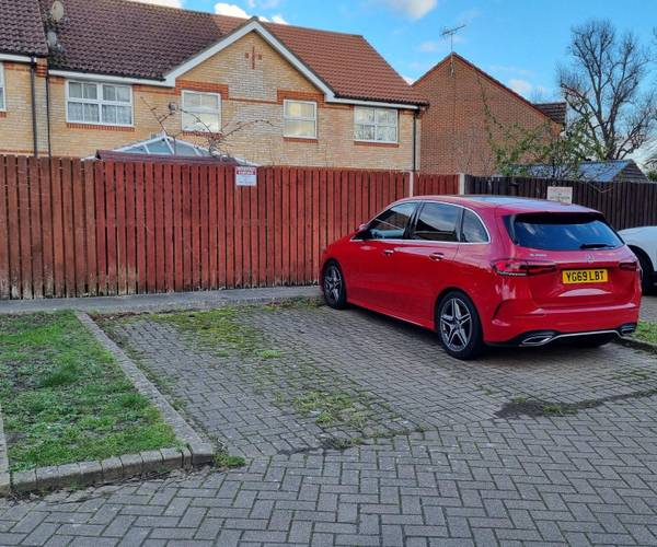 Parking on The Green, PO19