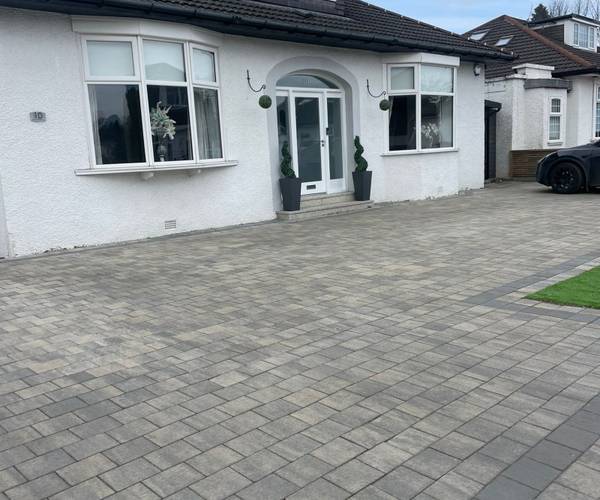 Parking on Broadwood Drive, G44