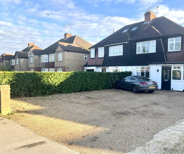 Parking on Moorfield Road, UB9