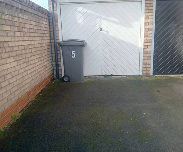 Parking on Constance Close, CM1