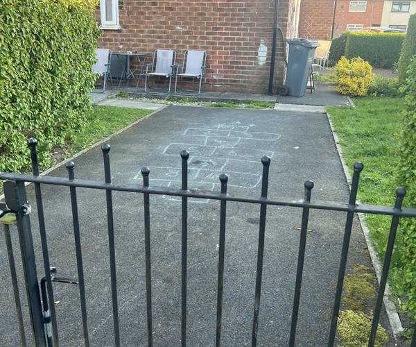Gorston Walk, M22