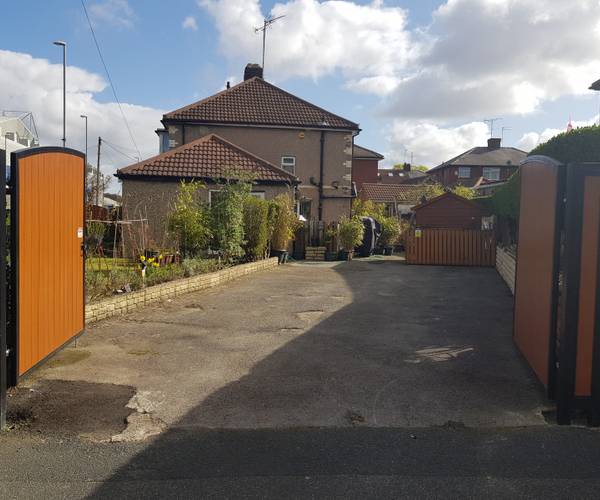 Parking on Elland Road, LS11