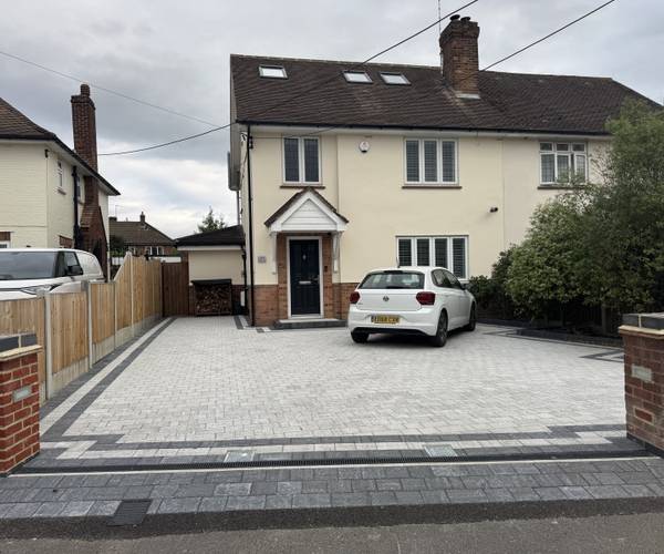 Rayleigh Road, CM13