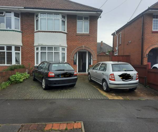 Parking on Elmes Drive, SO15