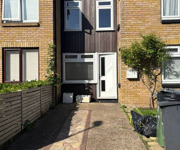 Parking on Canal Walk, SE26