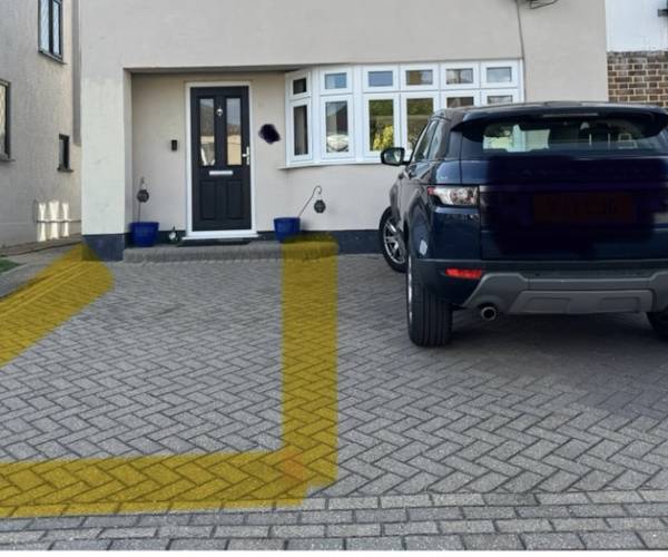 Lingfield Avenue, RM14