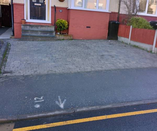 Parking on Warley Hill, CM14