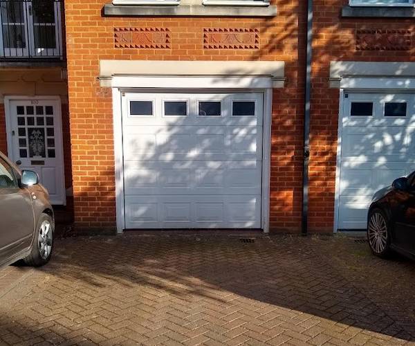 Parking on Roseneath Road, SW11