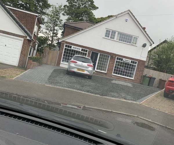 Layton Park Close, LS19