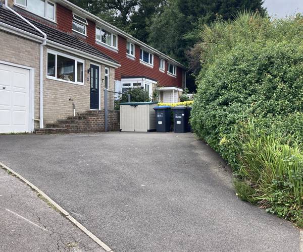 Pasture Hill Road, RH16