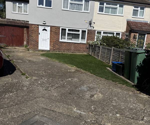 Parking on Cleves Way, TW12