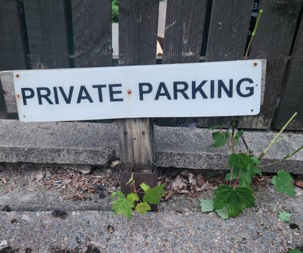 Parking on Wellgarth, HX1