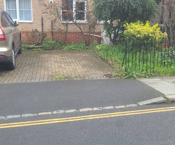 Parking on Whites Grounds, SE1