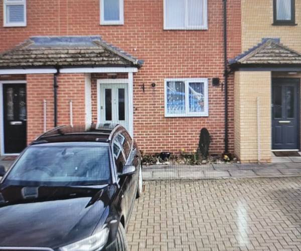 Parking on Belton Gardens, PE9