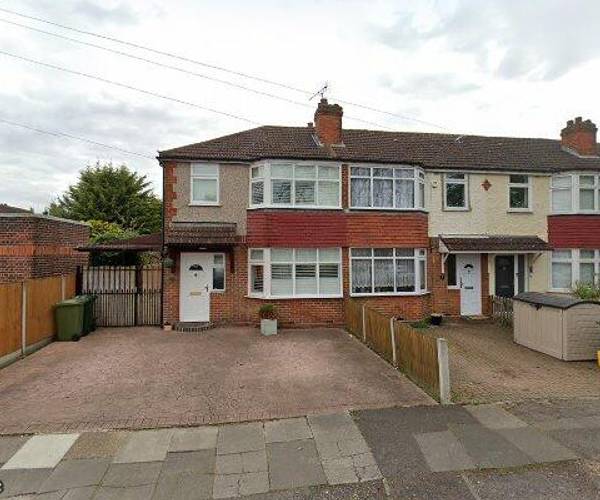 Parking on Fenton Avenue, TW18