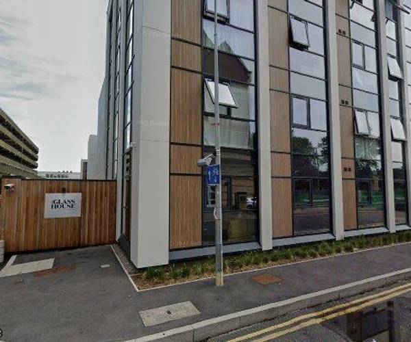 Parking on Queens Dock Avenue, HU1